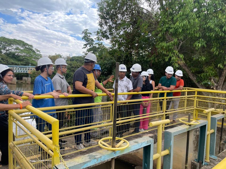 Alunos da UFT visitam estação de tratamento de água, em Palmas