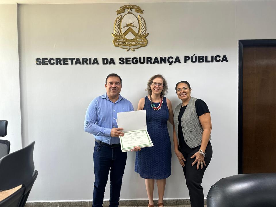 Entrega de certificados da especialização em Política e Gestão em Segurança Pública (Foto: Adrielly Calixto / Divulgação)