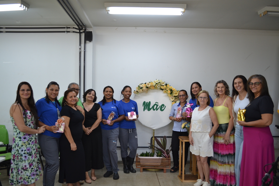 Servidoras e colaboradoras da UFT em Miracema são homenageadas com música e poesia