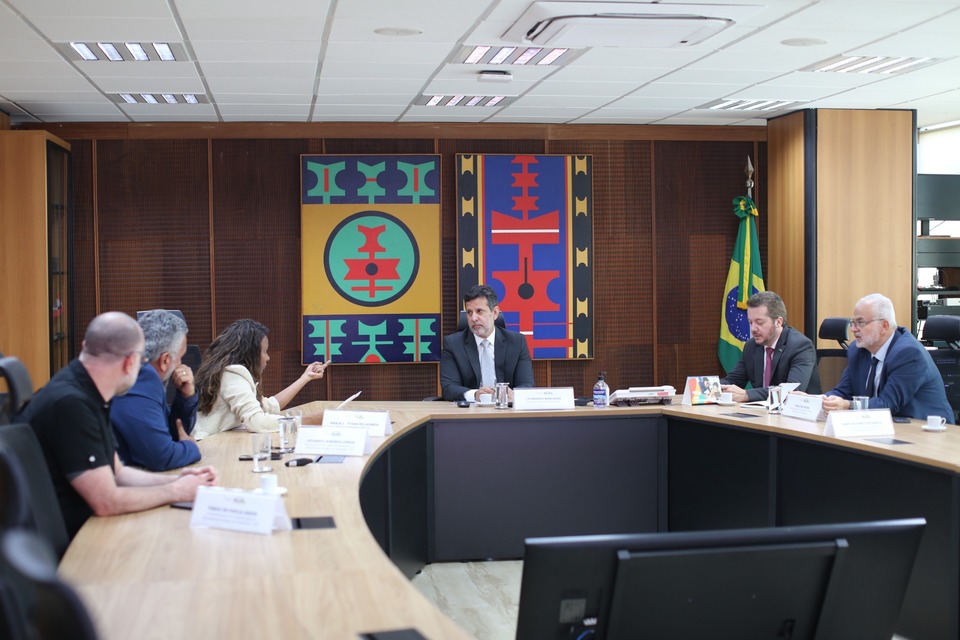Reitora da UFT apresenta demandas estratégicas ao MEC em agenda institucional em Brasília