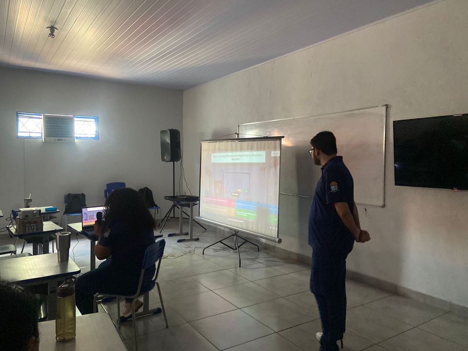 Acadêmicos do PET de Engenharia de Alimentos promovem  atividades interativas com estudantes do Ensino Médio