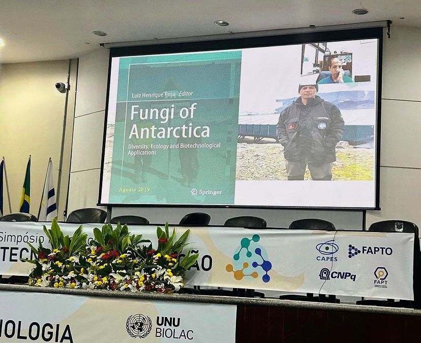 Palestra pesquisas fungos_Foto Gleyciane Fonseca arquivo pessoal.jpeg