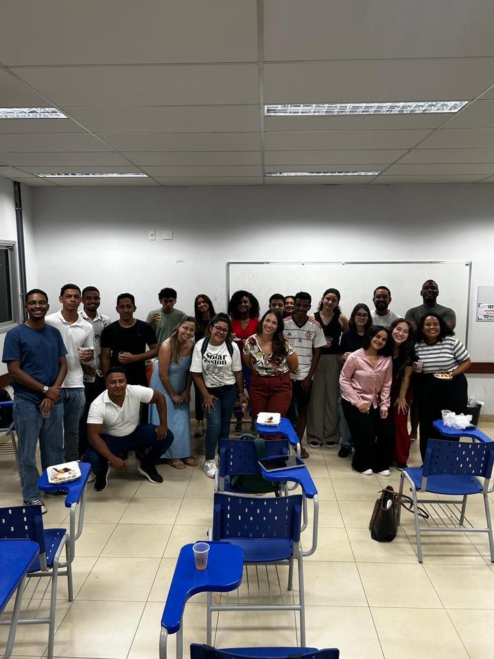 Da teoria à prática: estudantes analisam economia local nas feiras de Palmas