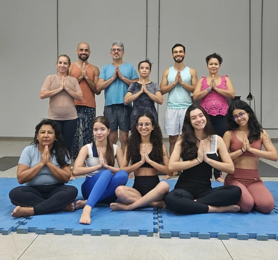 Aulas de yoga retoma atividades com práticas gratuitas abertas à comunidade acadêmica