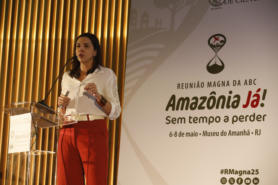 Professora da UFT participa como palestrante da Reunião Magna da Academia Brasileira de Ciências no Rio de Janeiro
