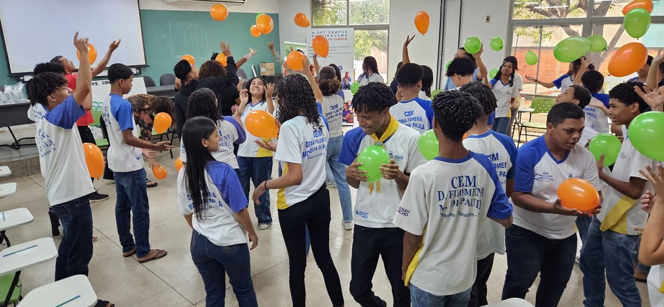 Estudantes de Miracema participaram de dinâmicas durante visita às unidades do Câmpus da UFT na cidade (Foto: Débora Bolzan/Divulgação)