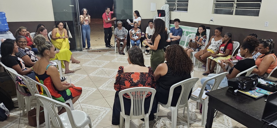 Estudantes de Serviço Social e Psicologia debatem violência contra a mulher em atividade de extensão em Miracema