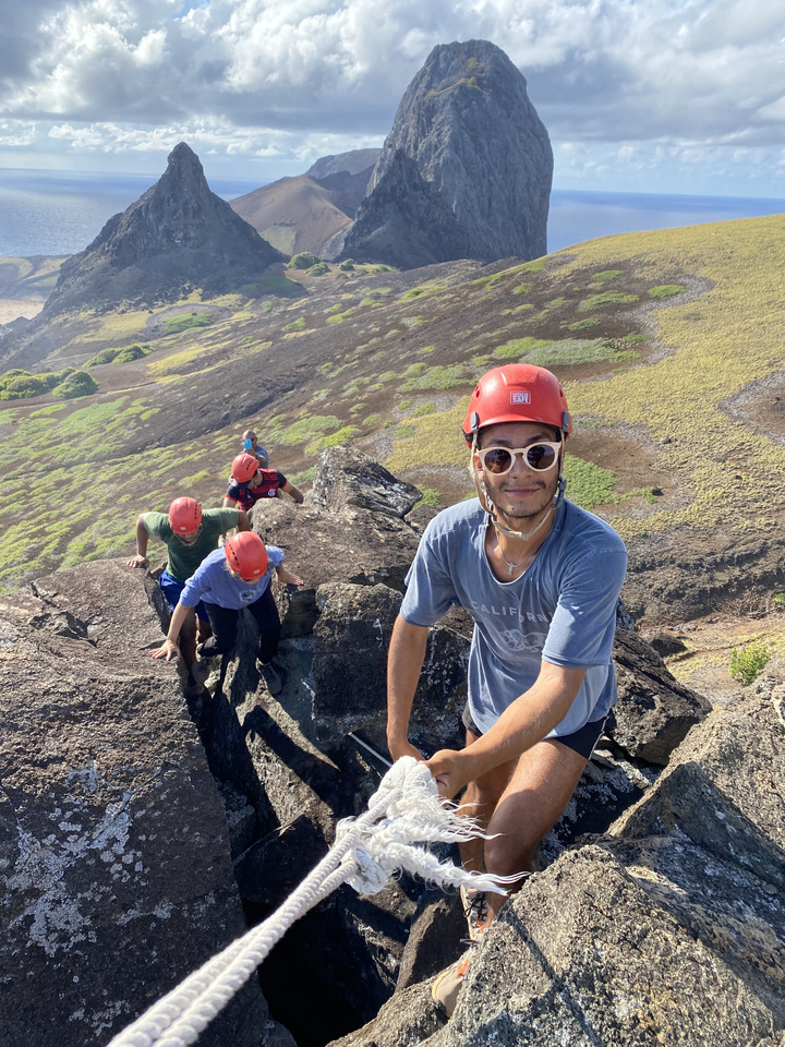 1.Um mergulho na Amazônia Azul: jovem cientista da UFT participou de expedição à Ilha da Trindade (Foto: Paulo Macedo/arquivo pessoal)