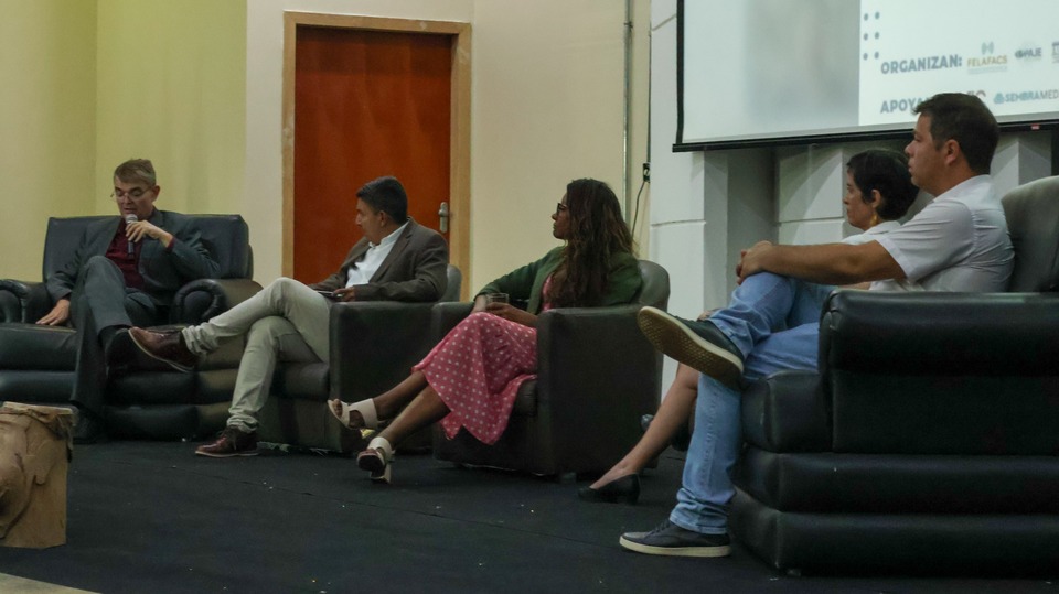 Opaje e Felafacs lançam os primeiros livros da Coleção América Latina