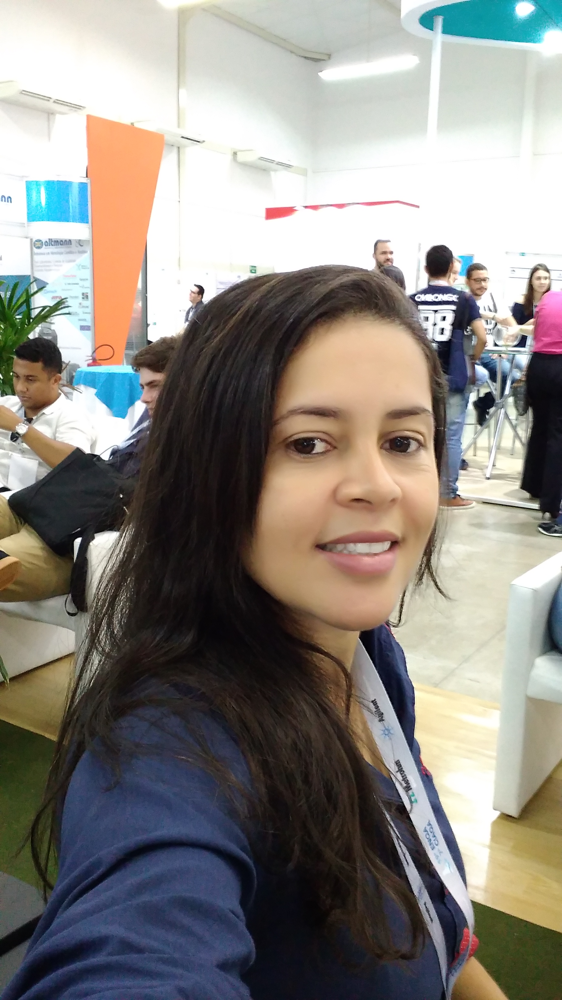 Carla Jovania Gomes Colares