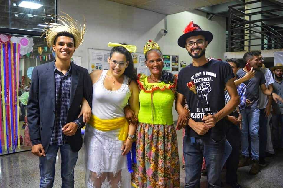 O evento reúne idosos e jovens universitários em uma festa de alegria e amor (Foto: Ascom UMA)