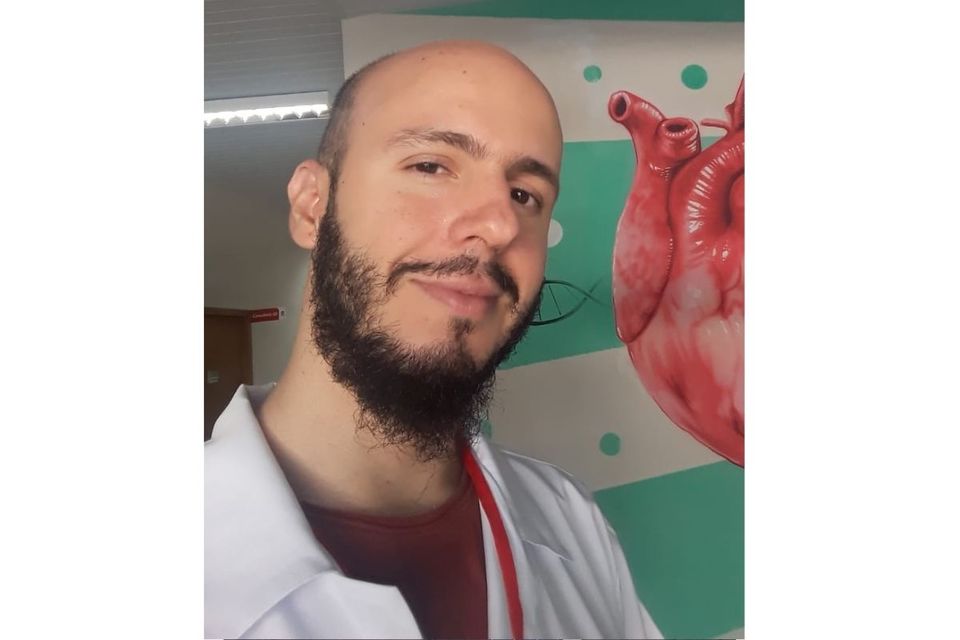 Tiago Veloso Neves, egresso da turma de 2017 do PPGCS