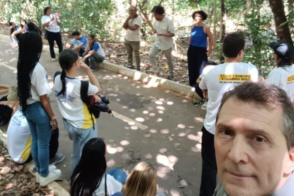 Alunos de Engenharia Ambiental vivenciam prática sobre mudanças climáticas com estudantes da educação básica no Parque Cesamar