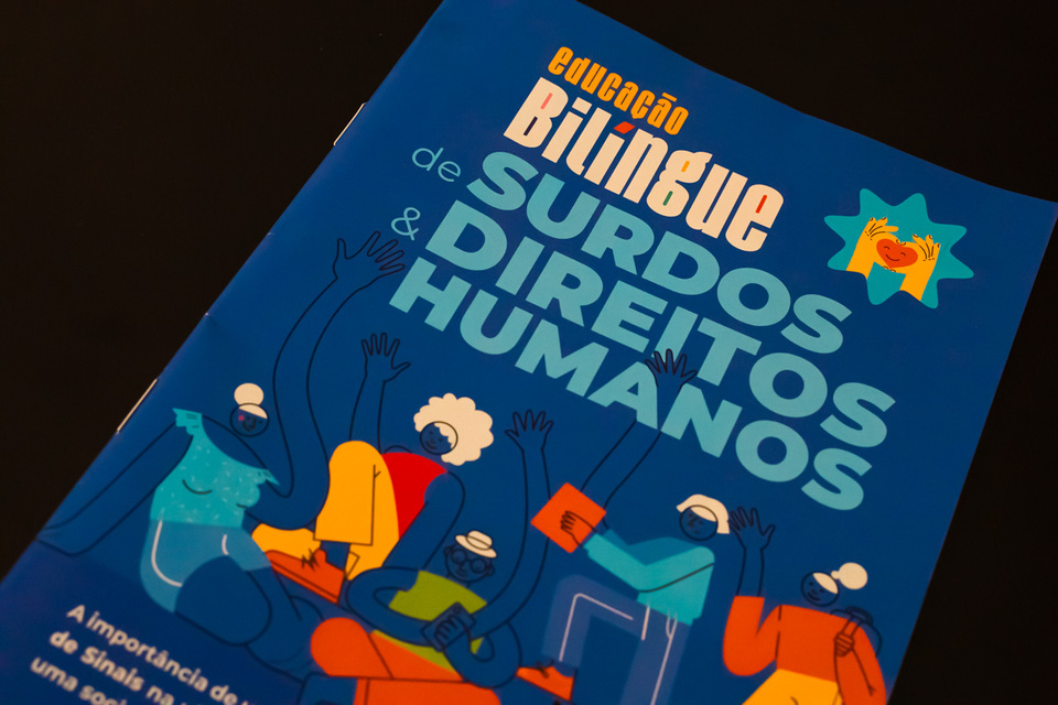 Cartilha sobre Educação Bilíngue de Surdos é publicada em parceria da UFT com Seduc-TO