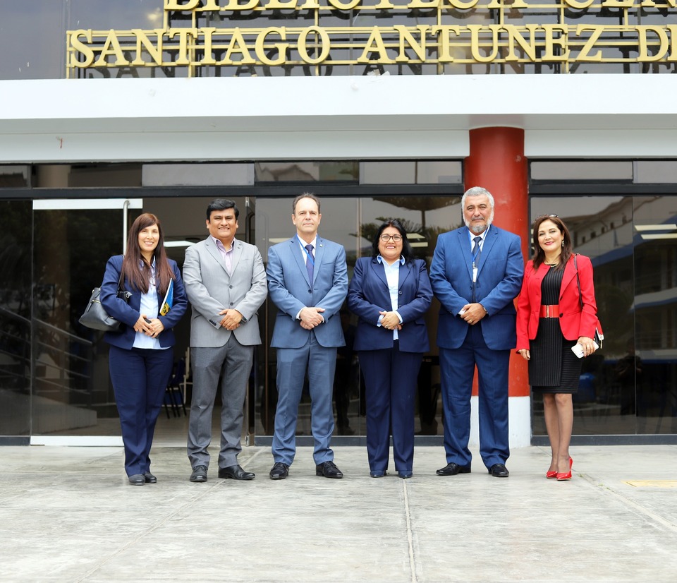 Reitor da UFT participa do aniversário da Untels no Peru e assina convênio de cooperação