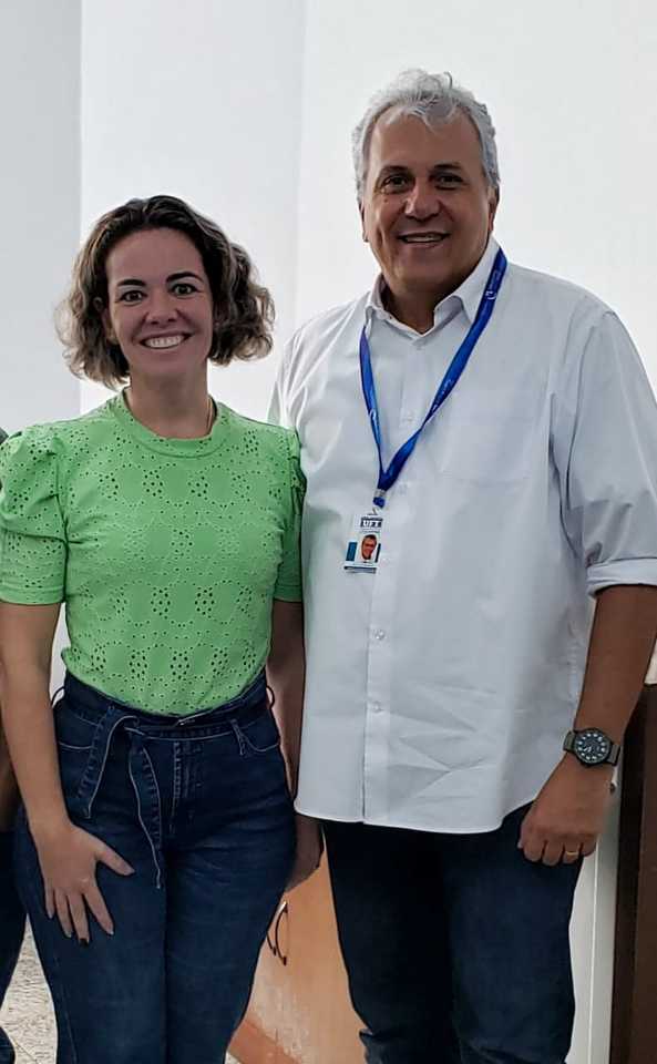 O professor da UFT, Dr. Paulo Fernando de M. Martins, coordenador geral do QualiTOPAMA, acompanhado da secretária de saúde do município de Marabá, Mônica B. Nicolau. (Foto: Divulgação/ QualiTOPAMA)