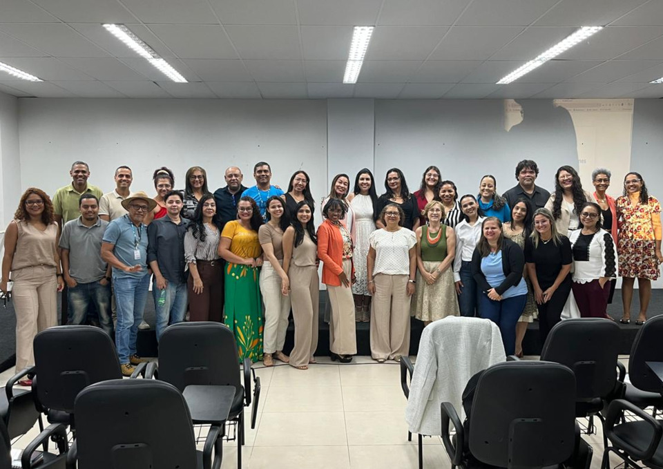 Entre livros e algoritmos: bibliotecários debatem desafios e futuro da profissão em evento na UFT