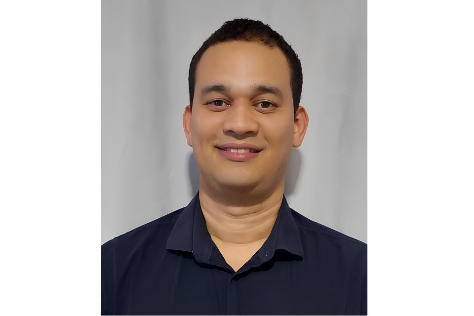 Emmanuel Calisto da Costa Brito, egresso da turma de 2023 do PPGCS