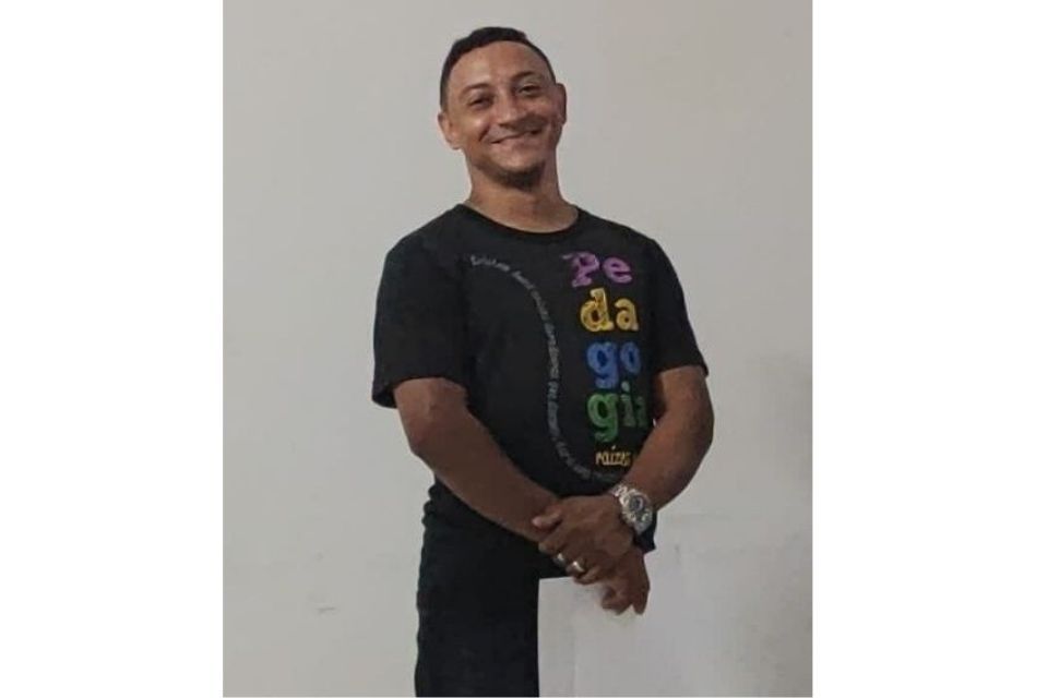 Jairo Lima, licenciado em Pedagogia