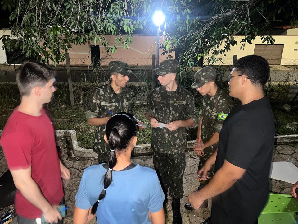Tiro de Guerra realiza palestra e atividade prática sobre Corrida de Orientação no Câmpus de Miracema