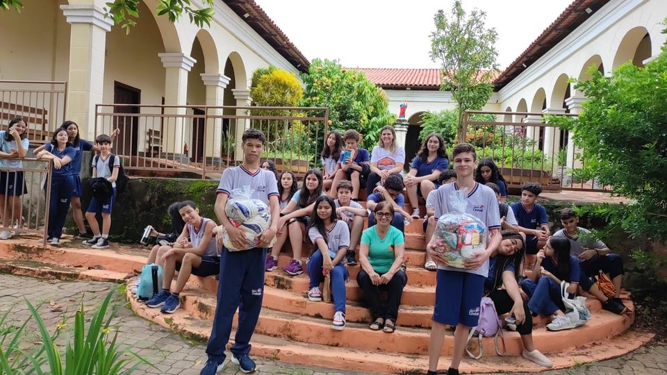 Estudantes durante visita ao centro histórico de Porto Nacional, no Roteiro Geo-Turístico (Foto: Divulgação)