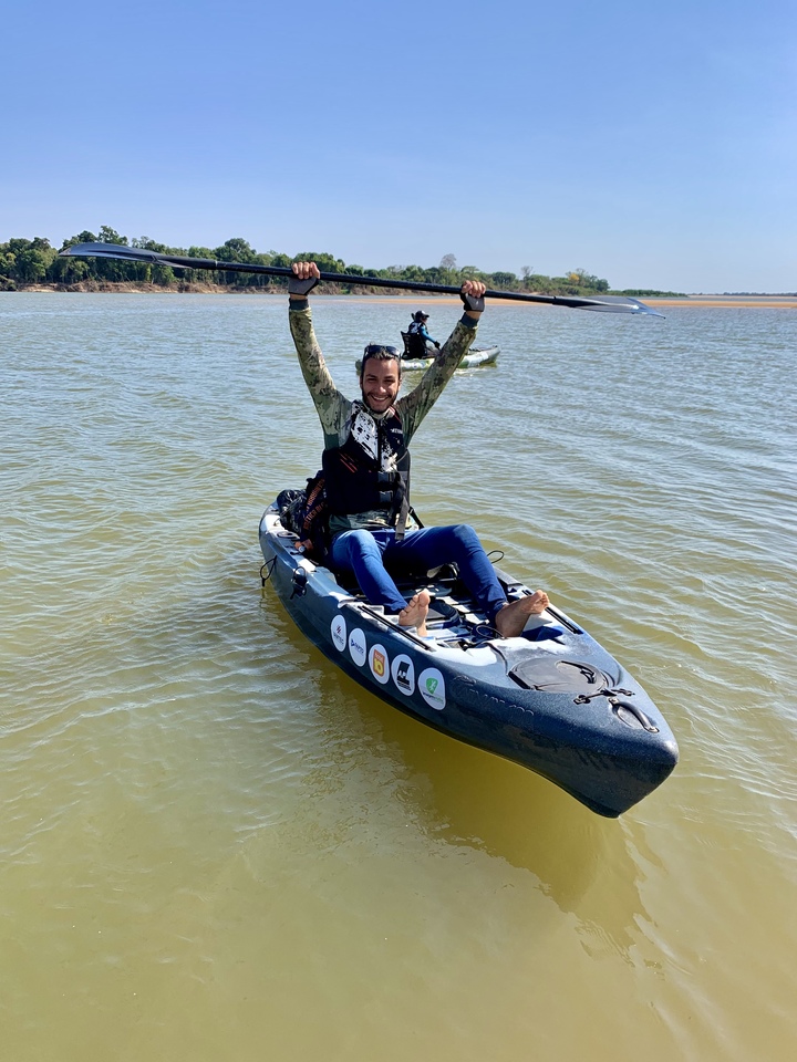 O estudante de Engenharia Elétrica da UFT, Paulo Macedo, completou todo o percurso a bordo de um caiaque, em total sintonia com a natureza.jpeg (Foto: Gihane Scaravonatti)