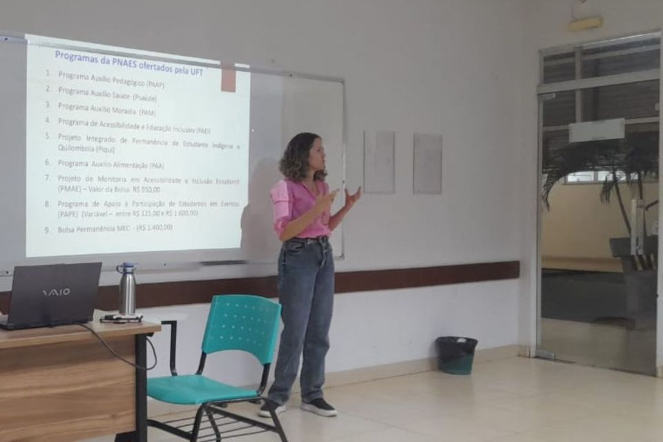 Oficina sobre o Piso/Cubo amplia conhecimento dos estudantes sobre políticas de assistência estudantil da UFT