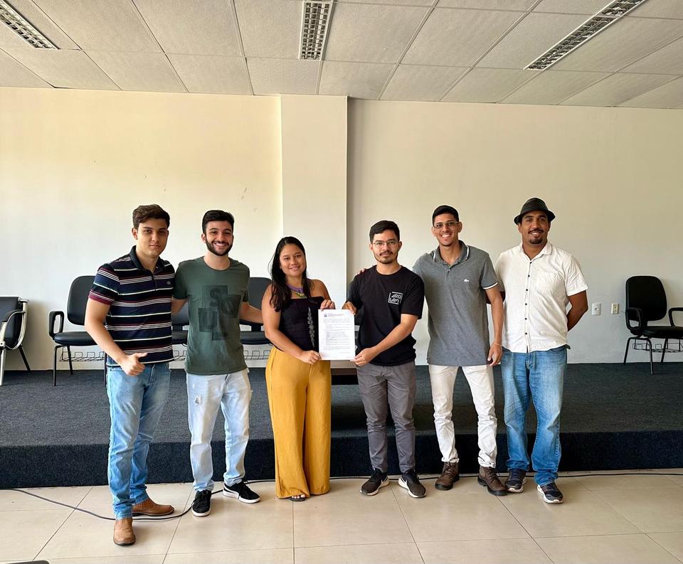 Nova diretoria do DCE toma posse em cerimônia no auditório da Reitoria