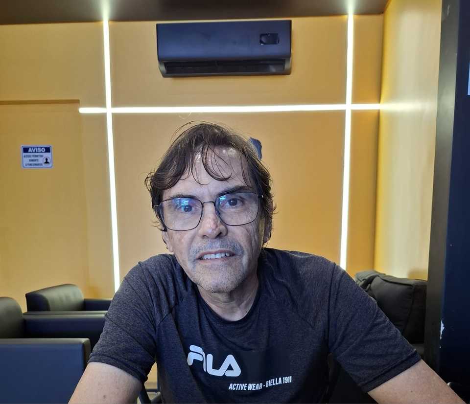 Foto perfil do professor Vasni de Almeida